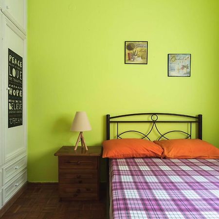 Lovely Small Apartment At Heraklion Center Exteriör bild