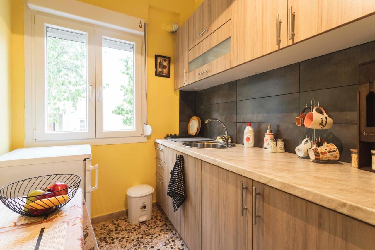 Lovely Small Apartment At Heraklion Center Exteriör bild
