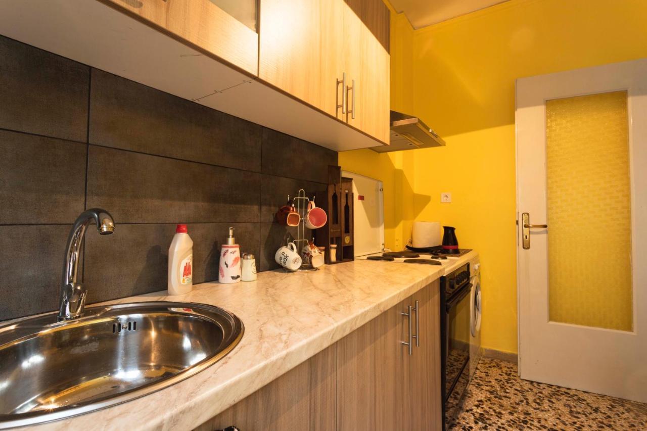 Lovely Small Apartment At Heraklion Center Exteriör bild